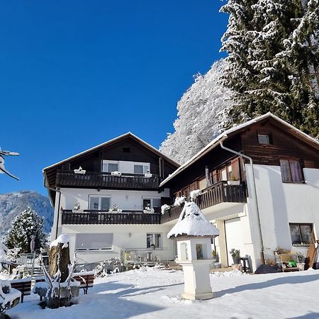 Ferienhaus Burgblick Treffen Extérieur photo
