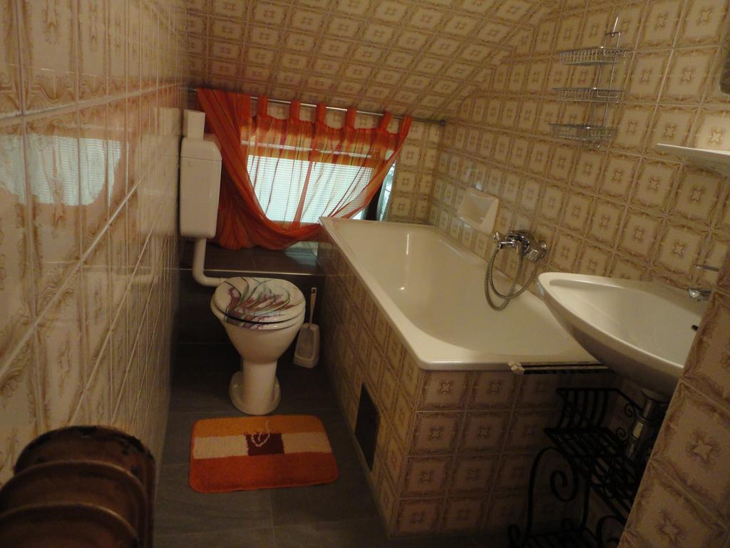 Ferienhaus Burgblick Treffen Chambre photo