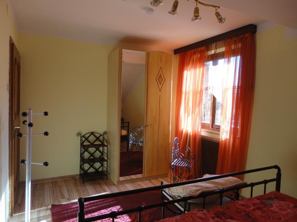 Ferienhaus Burgblick Treffen Chambre photo