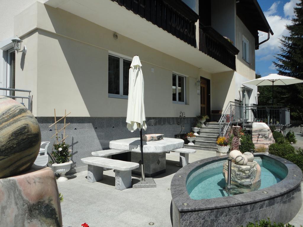 Ferienhaus Burgblick Treffen Extérieur photo