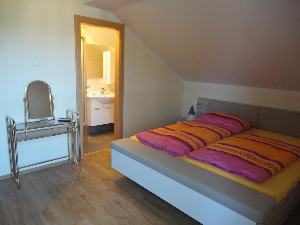 Ferienhaus Burgblick Treffen Extérieur photo