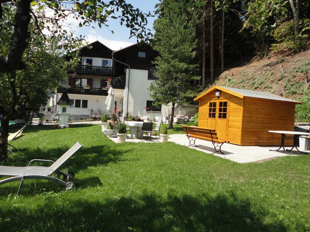 Ferienhaus Burgblick Treffen Extérieur photo