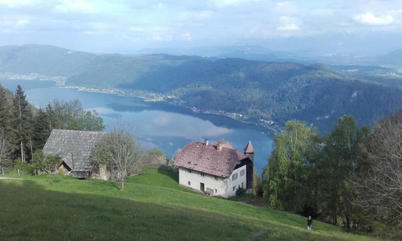 Ferienhaus Burgblick Treffen Extérieur photo